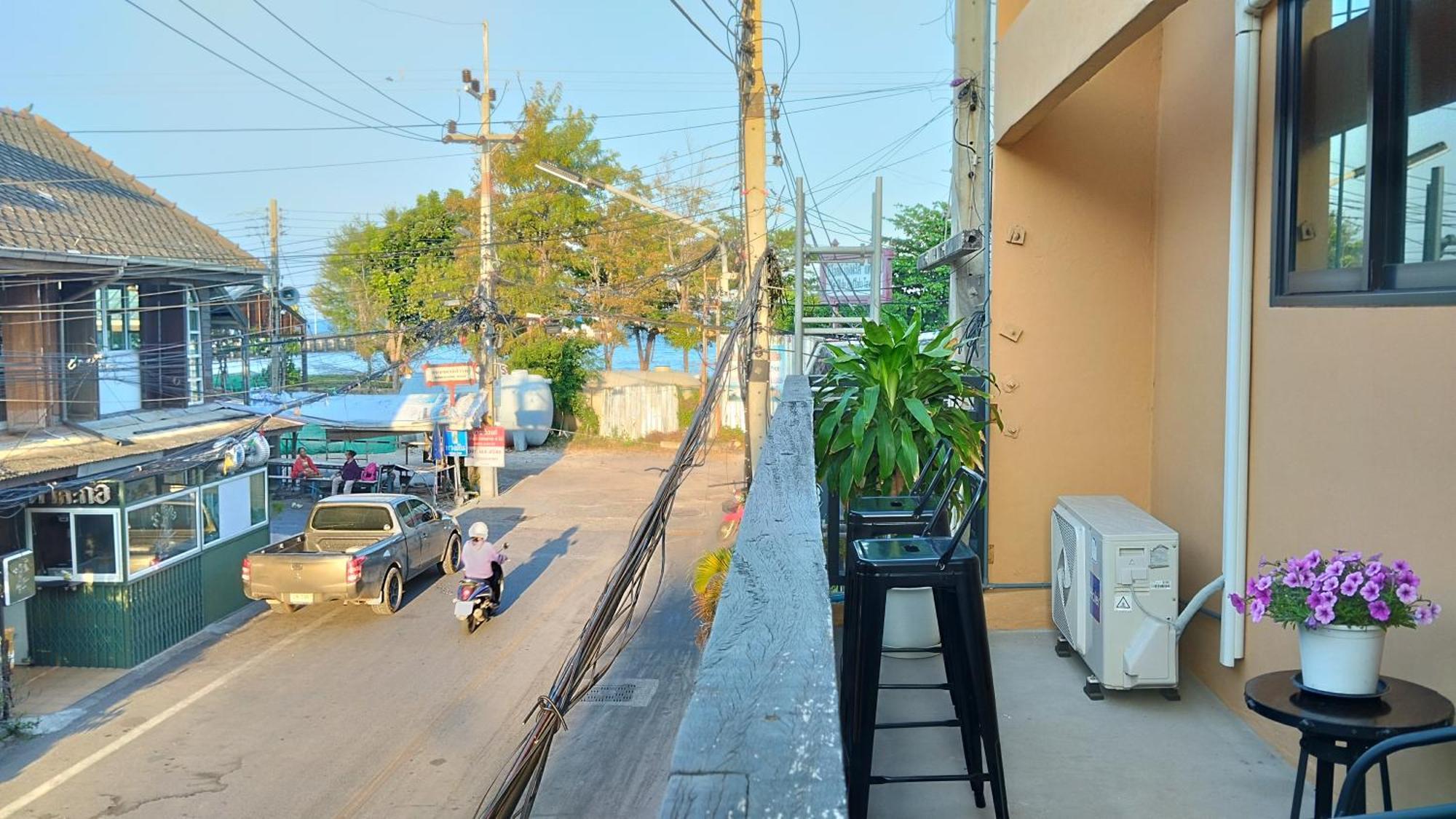 Captain Joe Cafe & Hostel Hua Hin Ngoại thất bức ảnh