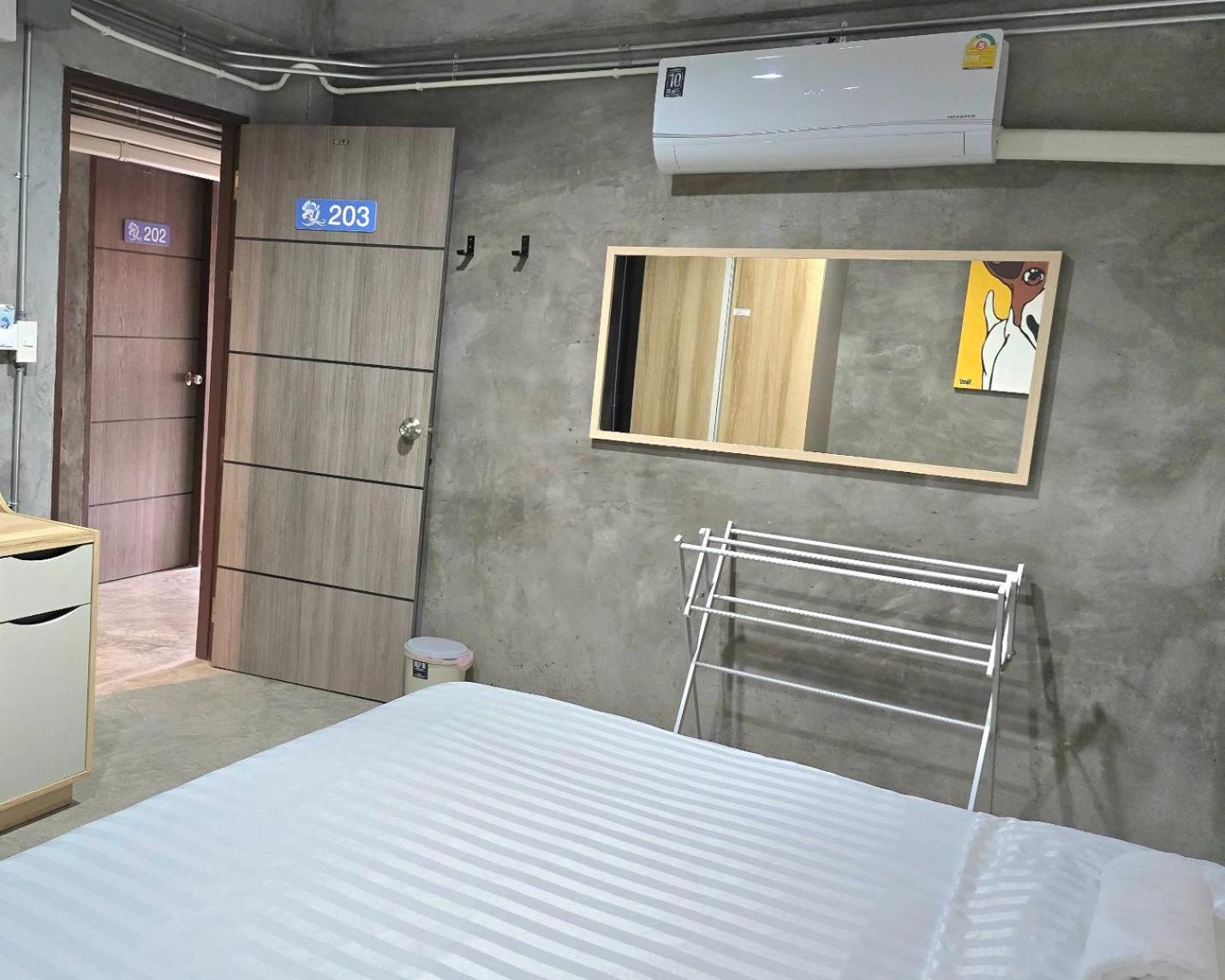 Captain Joe Cafe & Hostel Hua Hin Ngoại thất bức ảnh